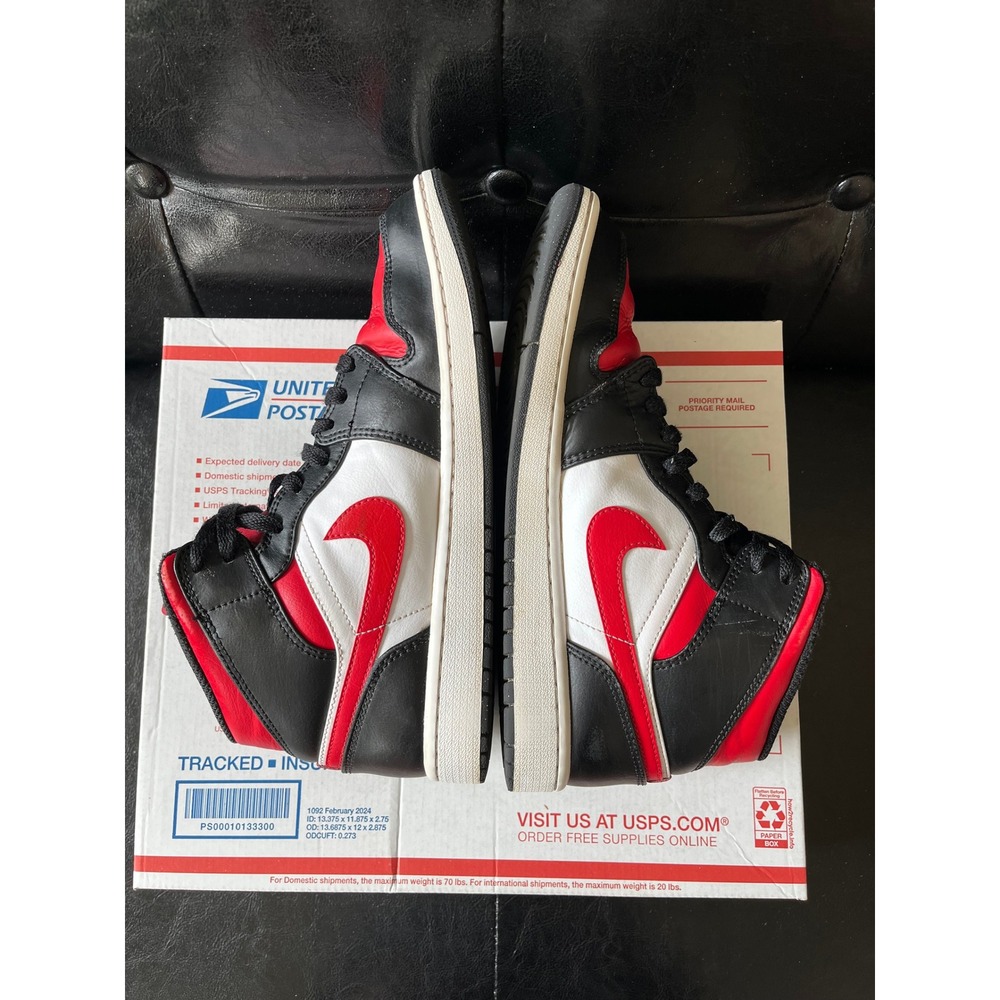 Nike Air Jordan 1 Mid Bred Toe - Picture 5 of 7